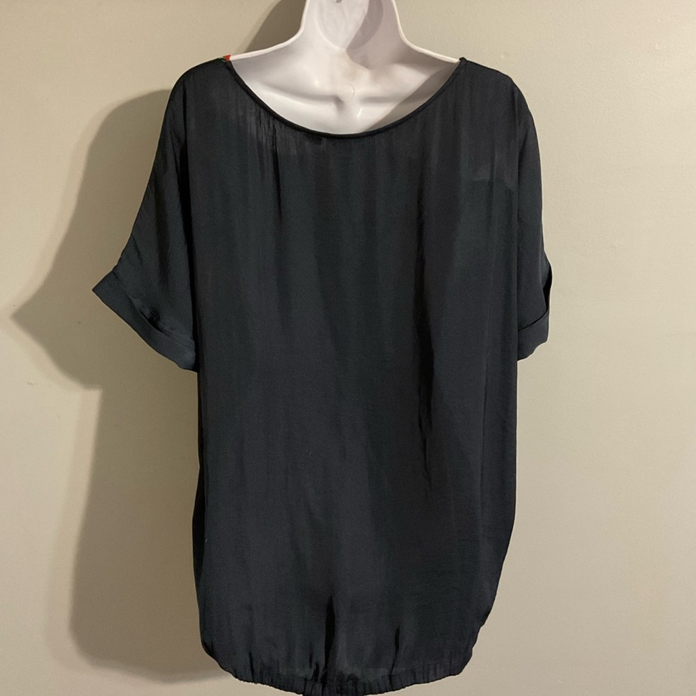 Liz Claiborne navy blouse with floral panel. Size XL - Picture 2 of 6